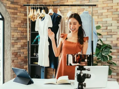 Sàn TMĐT non trẻ chỉ mất 5 năm để vượt mặt Lazada, đe dọa Shopee: Tăng trưởng doanh số gấp 3 lần trong năm 2023, bán chạy từ xe điện VinFast đến điện thoại Samsung