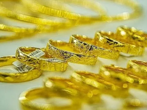Giá vàng nhẫn "bốc hơi" giảm mạnh