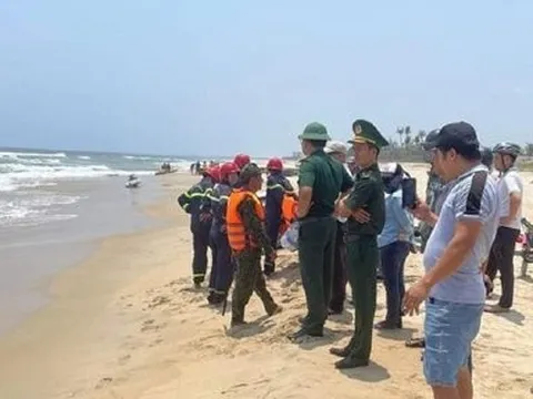 Tp.Đà Nẵng: Huy động ca nô, lưới tìm kiếm 2 cháu bé mất tích ở biển