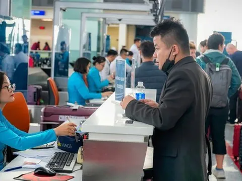 Vé máy bay dịp lễ 30-4, 1-5 đang cạn nhanh