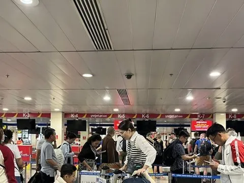 Dự báo lượng khách cực lớn qua sân bay Tân Sơn Nhất dịp 30/4-1/5