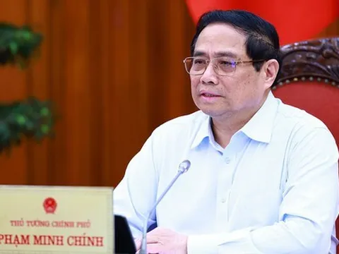 Thủ tướng: Không để thiếu điện cho sản xuất, kinh doanh, tiêu dùng trong bất kỳ hoàn cảnh nào