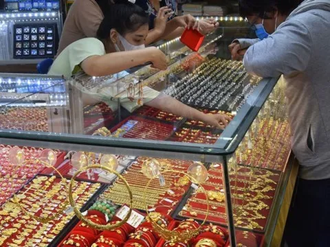 Tăng cung vàng miếng để hạ nhiệt "sốt giá"