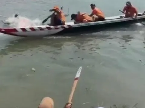 Huế: Làm rõ việc khán giả lấy mái chèo, vật cứng ném các thành viên của đội đua ghe