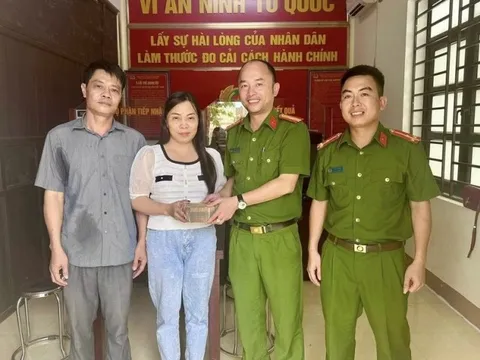 Người phụ nữ khóc khi nhận lại 400 triệu đồng sau 3 tháng chuyển nhầm