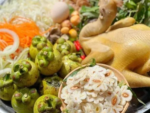 Gỏi gà măng cụt lại sốt, bà nội trợ chen nhau lên chợ mạng gom măng cụt xanh