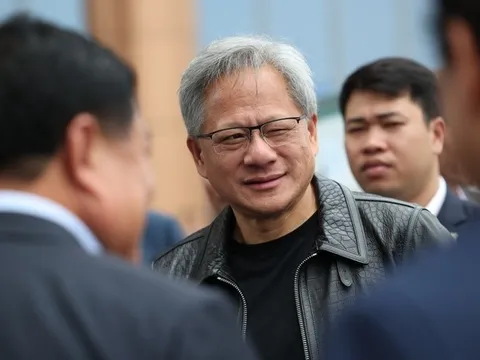 Lý do CEO NVIDIA thăm Việt Nam trước Indonesia, nhưng lại công bố thương vụ đầu tư trung tâm AI ở Indonesia trước Việt Nam vài tháng