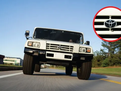 Xe Toyota không phải ai cũng biết: Trông như Hummer, ăn dầu như uống nước lã nhưng được săn lùng gắt gao