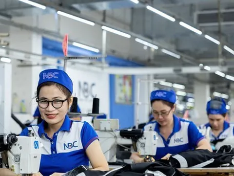 Thiếu lao động, nhà máy “treo thưởng” tiền triệu để tìm người