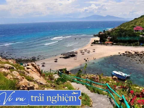 Phát hiện hòn đảo chỉ cách đất liền 25km, nơi duy nhất ở Việt Nam có bãi tắm đôi nóng - lạnh khiến giới trẻ mê mẩn