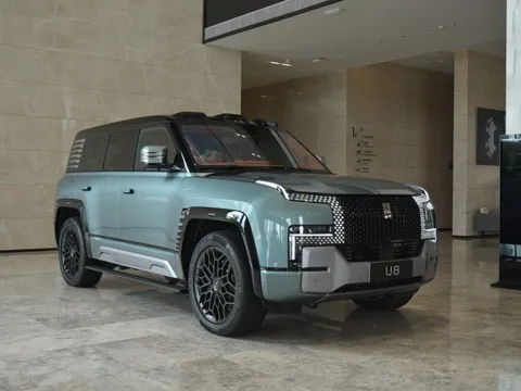 Khám phá ‘siêu SUV giá rẻ’ đấu Defender có thể về Việt Nam: Mạnh gần 1.200 mã lực, lội nước sâu 1m, chạy 1.000km mới phải sạc