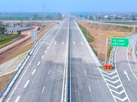 Toàn cảnh 30 km cao tốc Diễn Châu - Bãi Vọt trước ngày thông xe