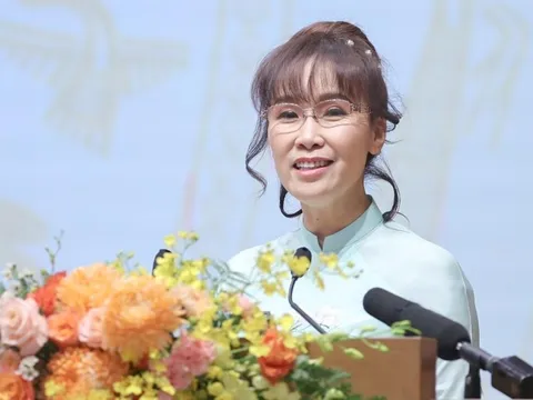 Bà Nguyễn Thị Phương Thảo: "Muốn trở thành triệu phú thì đầu tiên làm tỷ phú, rồi đầu tư vào một hãng hàng không"