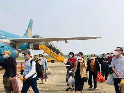 Giá vé máy bay Hà Nội - TPHCM giảm mạnh