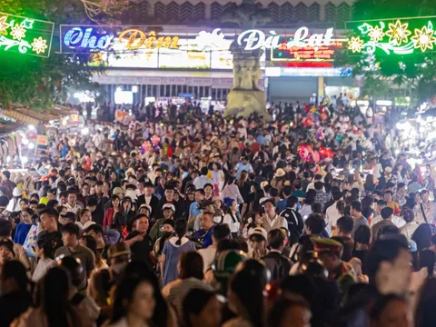 Đà Lạt bắt đầu đông đúc khi dân tình đổ xô đi trốn nóng: Thời tiết mát mẻ, khách sạn còn phòng