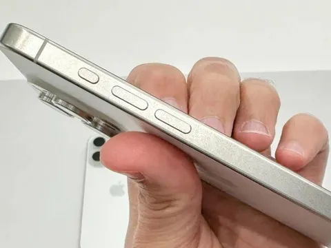 Năm 2024 rồi mà iPhone vẫn có quá nhiều nút bấm, nhìn rối cả mắt: Vì sao không chuyển hết thành cảm ứng?