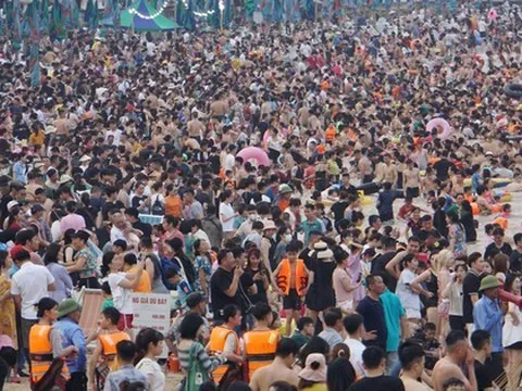 Biển Đồ Sơn 'thất thủ'