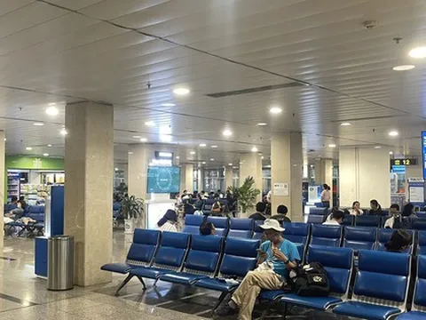 Hình ảnh khác lạ tại sân bay Tân Sơn Nhất trong ngày cuối kỳ nghỉ lễ