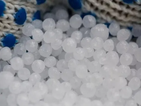 ‘Cai’ dầu, khí đốt chưa xong, châu Âu lại ‘nghiện nặng’ một sản phẩm quan trọng khác từ Nga