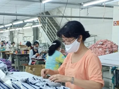 Người lao động mong được hưởng chế độ BHXH trong trường hợp chăm sóc cha mẹ đau yếu, nhập viện