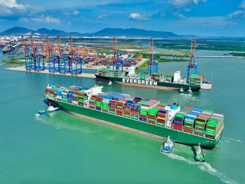 Hàng Việt Nam đi khắp thế giới, các doanh nghiệp bán gì mà thu được 123,64 tỷ USD trong 4 tháng?