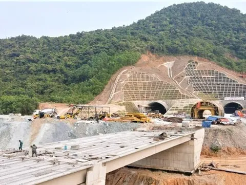 Đại công trường hầm xuyên núi hơn 12.500 tỷ trên cao tốc Bắc - Nam