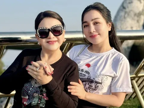 Chuyện ít biết về con gái nuôi ca sĩ Hương Lan: Xinh đẹp, giọng hát ngọt ngào, U40 chưa chồng con