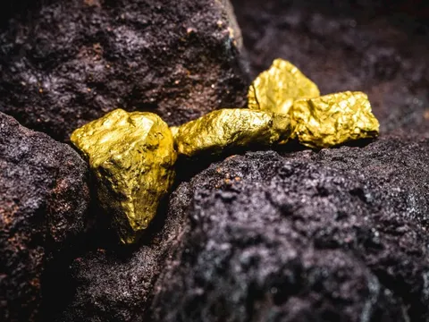 Giá vàng tăng gần 15% trong 1 năm qua, quốc gia nào sản xuất nhiều nhất?