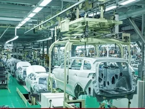 Phí trước bạ ô tô chưa giảm, khách đã dừng mua xe chờ chính sách