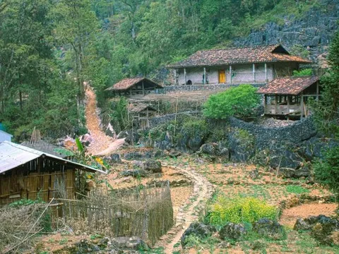 ‘Ngôi làng địa ngục’ ẩn hiện giữa núi đồi Hà Giang: Đẹp mộng mị hớp hồn du khách