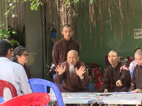 Truy tìm cô gái liên quan vụ án loạn luân ở 'Tịnh thất Bồng Lai'