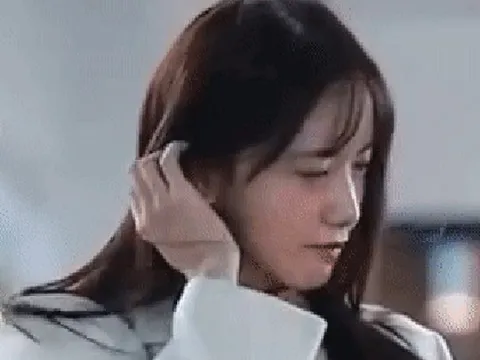 Nữ thần từng bị 100 đoàn phim từ chối vì quá đơ, giờ là siêu sao nổi tiếng đóng phim nào cũng gây sốt