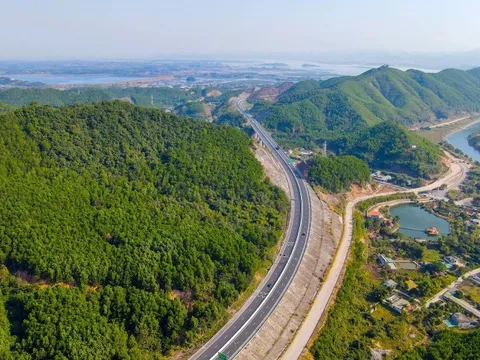 Bị nghi vấn làm ăn thua lỗ, có nguy cơ phá sản vì nợ, Hạ tầng Giao thông Đèo Cả (HHV) lý giải vì sao nhà đầu tư PPP giao thông "gánh" nợ lớn với ngân hàng