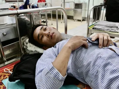 Các nạn nhân bàng hoàng kể lại giây phút thoát chết trong vụ sạt lở