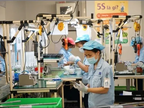 Tín hiệu tích cực trong sản xuất công nghiệp, hoạt động thương mại