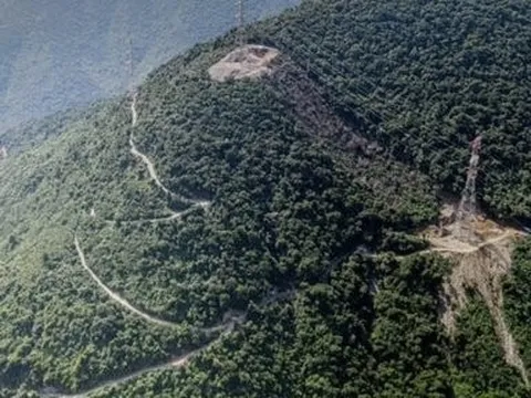 Vụ sạt lở 7 người thương vong: Tạm đình chỉ thi công cột móng số 28