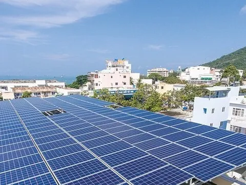 Thường trực Chính phủ cho ý kiến về bán điện mái nhà tự sản, tự tiêu