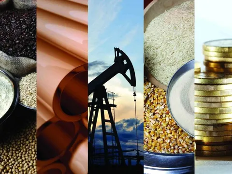 Thị trường ngày 9/5: Giá vàng vững, dầu, cao su, cà phê tăng trong khi quặng sắt và ngũ cốc giảm