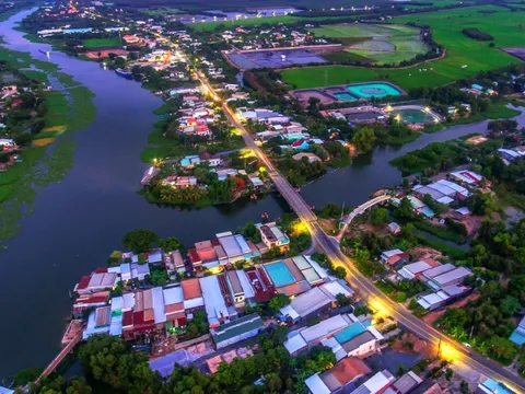 Năng lực cạnh tranh 63 tỉnh thành: Quảng Ninh giữ vững ngôi quán quân, một tỉnh miền Tây bất ngờ nhảy vọt 8 bậc vượt Hải Phòng trở thành á quân