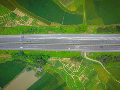 Toàn cảnh cao tốc chưa làm xong đã được Thủ tướng quyết định mở rộng gấp đôi sau một lần thị sát