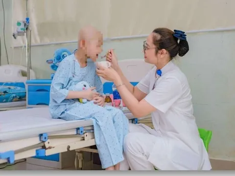 Bệnh viện Trung ương Huế tri ân những người “làm dâu trăm họ” ngành y