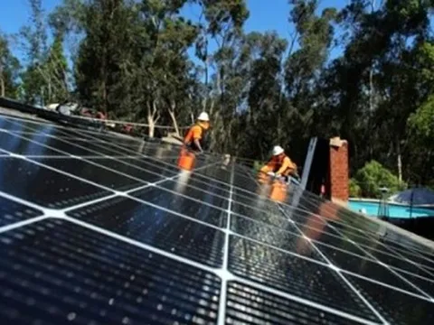 Điện mặt trời mái nhà trong các khu công nghiệp cần được khuyến khích