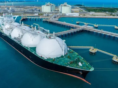 Quyết tâm "cai nghiện", châu Âu lần đầu xem xét áp lệnh trừng phạt với mặt hàng quan trọng này của Nga