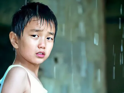 Sao nhí có cát-xê khủng nhất showbiz dậy thì quá đỉnh sau 22 năm, thành "ngôi sao kiểu mẫu" vì quyết định để đời