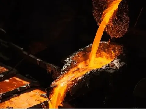 Sau vàng và đồng, thêm một kim loại khác bước vào thời kỳ sốt giá: Tăng 60% một năm qua, nhu cầu trên toàn cầu tăng vọt