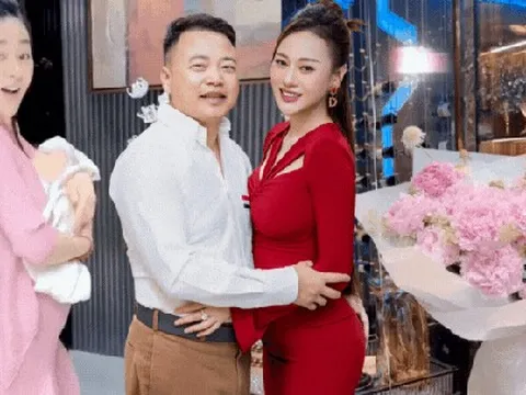 Ngắm tổ ấm của Shark Bình - Phương Oanh: Sang chảnh từng centimet, phòng riêng cho song sinh Rồng Vàng chiếm "spotlight"