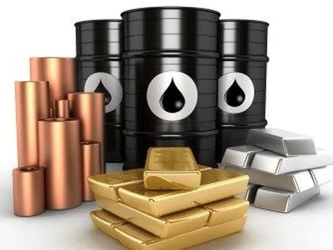 Thị trường ngày 24/5: Giá dầu, khí tự nhiên, đồng và sắt thép đồng loạt giảm, vàng thấp nhất 1 tuần