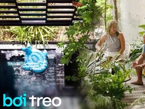 Cặp vợ chồng xây nhà có thiết kế bể bơi treo siêu độc đáo, giành giải thưởng căn nhà của năm