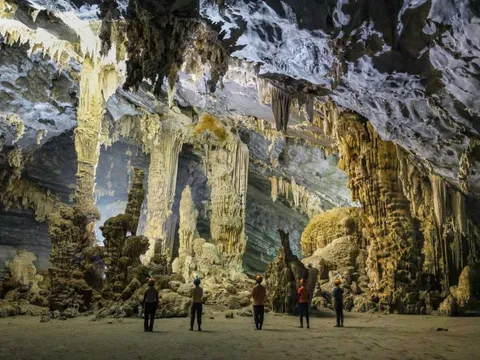 Có một chuỗi hang động kỳ vĩ, hoang sơ ở Quảng Bình: Tên đặc biệt, từng xuất hiện trong phim Hollywood