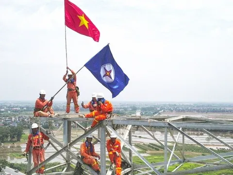 Đóng điện thông tuyến toàn bộ đường dây 500kV mạch 3 Quảng Trạch - Phố Nối